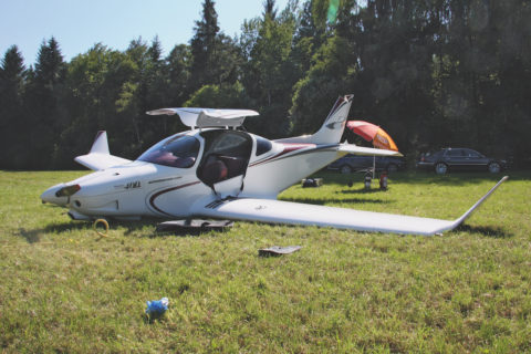 Fahrwerksprobleme bei der Außenlandung: Der Tiefdecker Alpi Pioneer 400