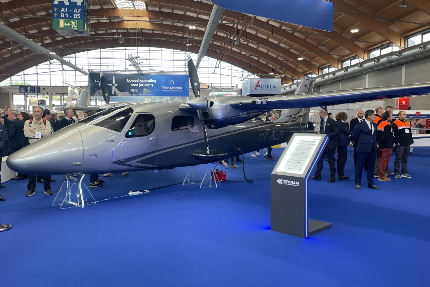 Auf der AERO 2024 zeigt Tecnam die neue Serie der P2006T NG.