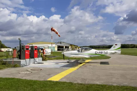 Pitstop in Stockerau Der charmante Flugplatz in Niederösterreich erfreut mit gutem Service, günstigem Mogas und netten Menschen.