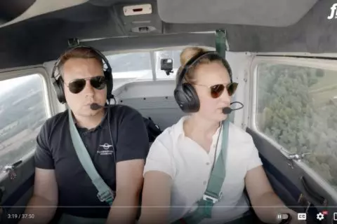 Neues Video „Isabella lernt fliegen“: Misslungene Flugstunde und Prüfungserfahrungen